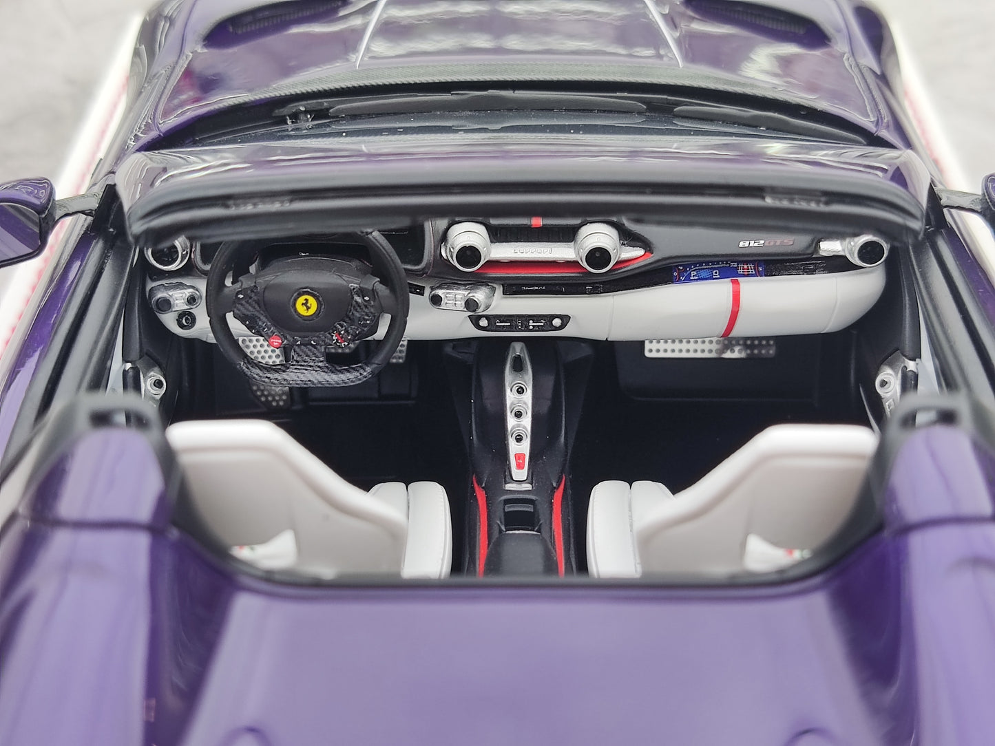 RUNNER 1/18 Ferrari 812GTS Purple Simulation Car Model JN-RNR041