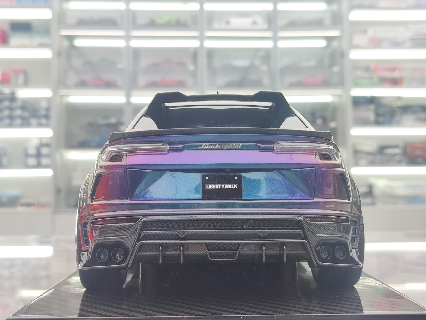 UU 1/18 Lamborghini URUS Color-Changing Purple Resin Car Model JS-UU010