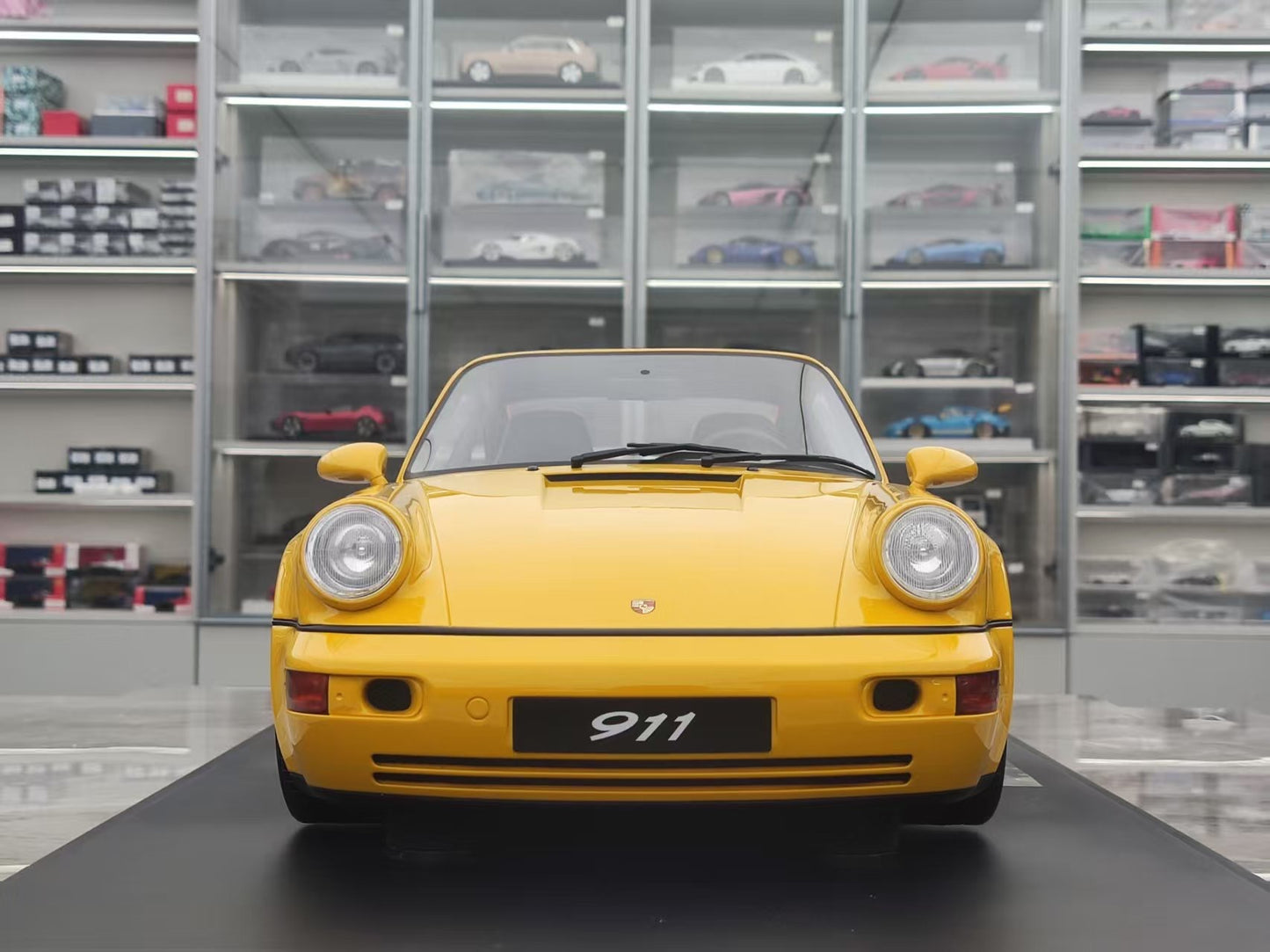 GT Spirit 1/8 Porsche 911 [964] TURBO S Yellow GTS801701