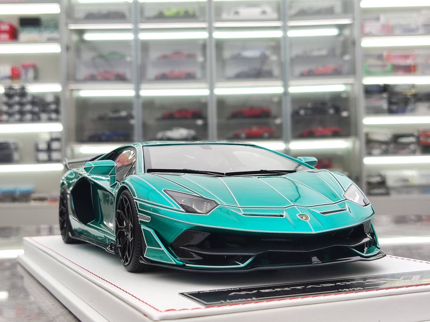 CE 1/18 Lamborghini SVJ Fluorescent Limited Edition Car Model