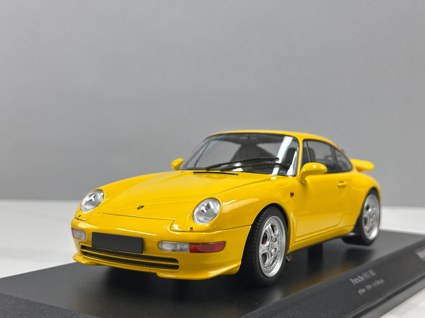 MINICHAMPS 1/18 Porsche 911 RS (993) - 1994 Yellow (155061120)
