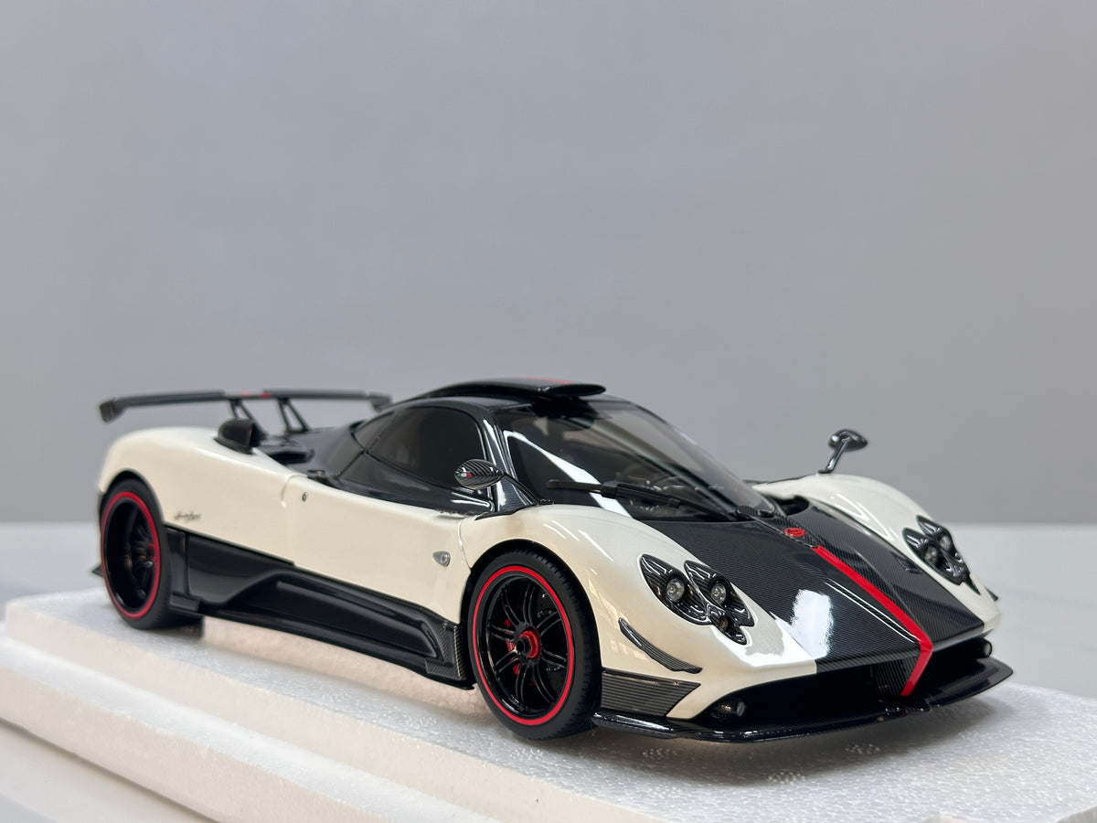 Almost Real 1/18 Pagani Zonda Cinque Coupe - 2009 White 850601101