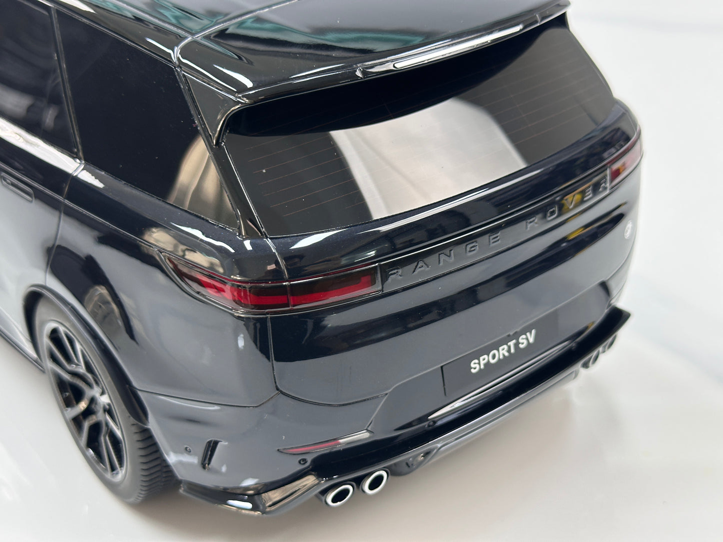 GT Spirit 1/12 Land Rover Range Rover Sport SV Edition Two Black GT555