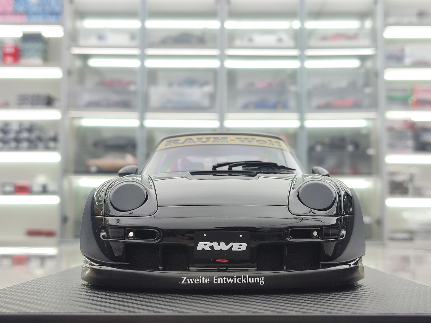 Ignition Model 1/18 Porsche RWB 993 Black IG3625