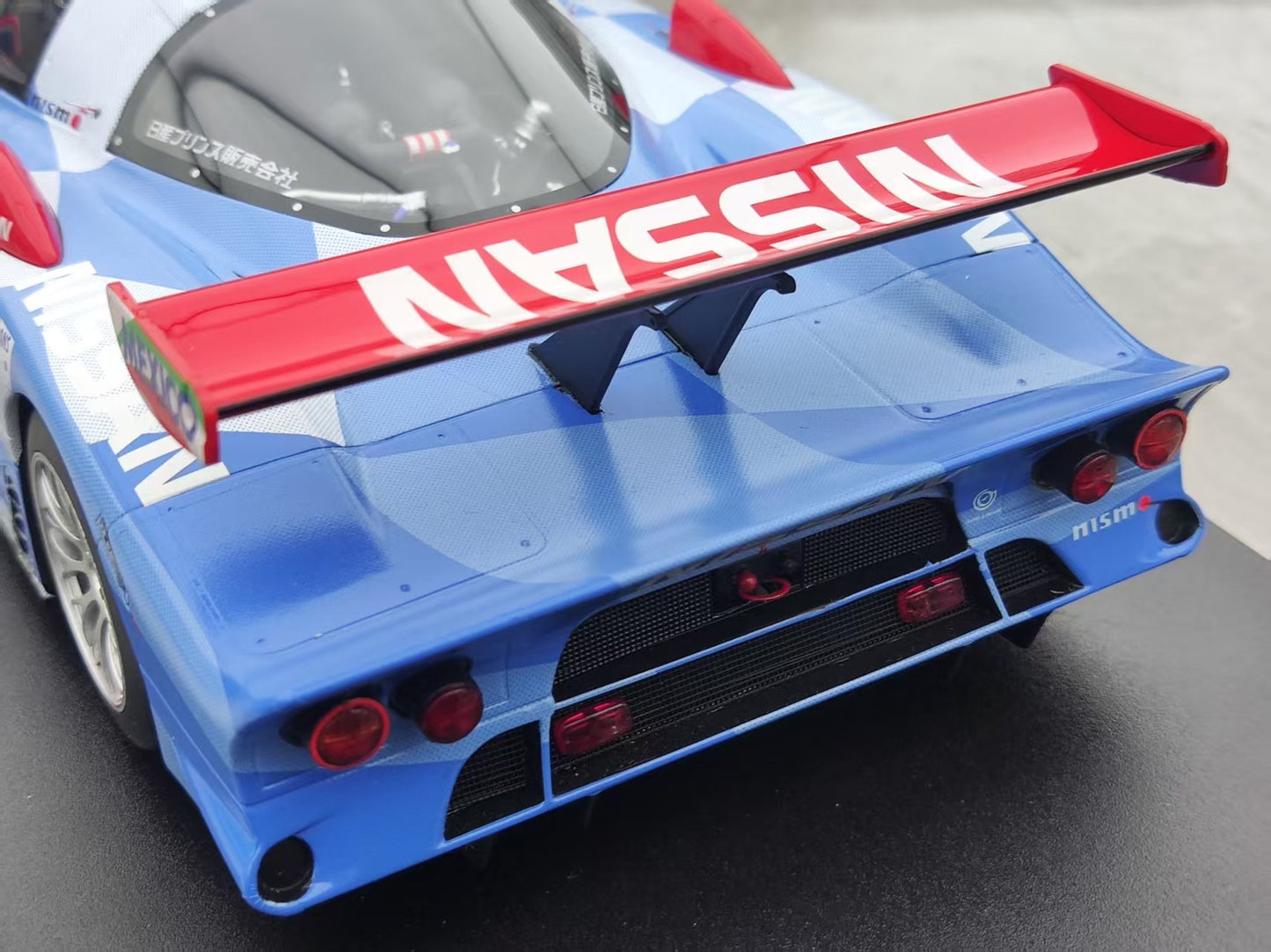 GT Spirit 1/18 Nissan R390 GT1 LE MANS 1998 Blue GT529