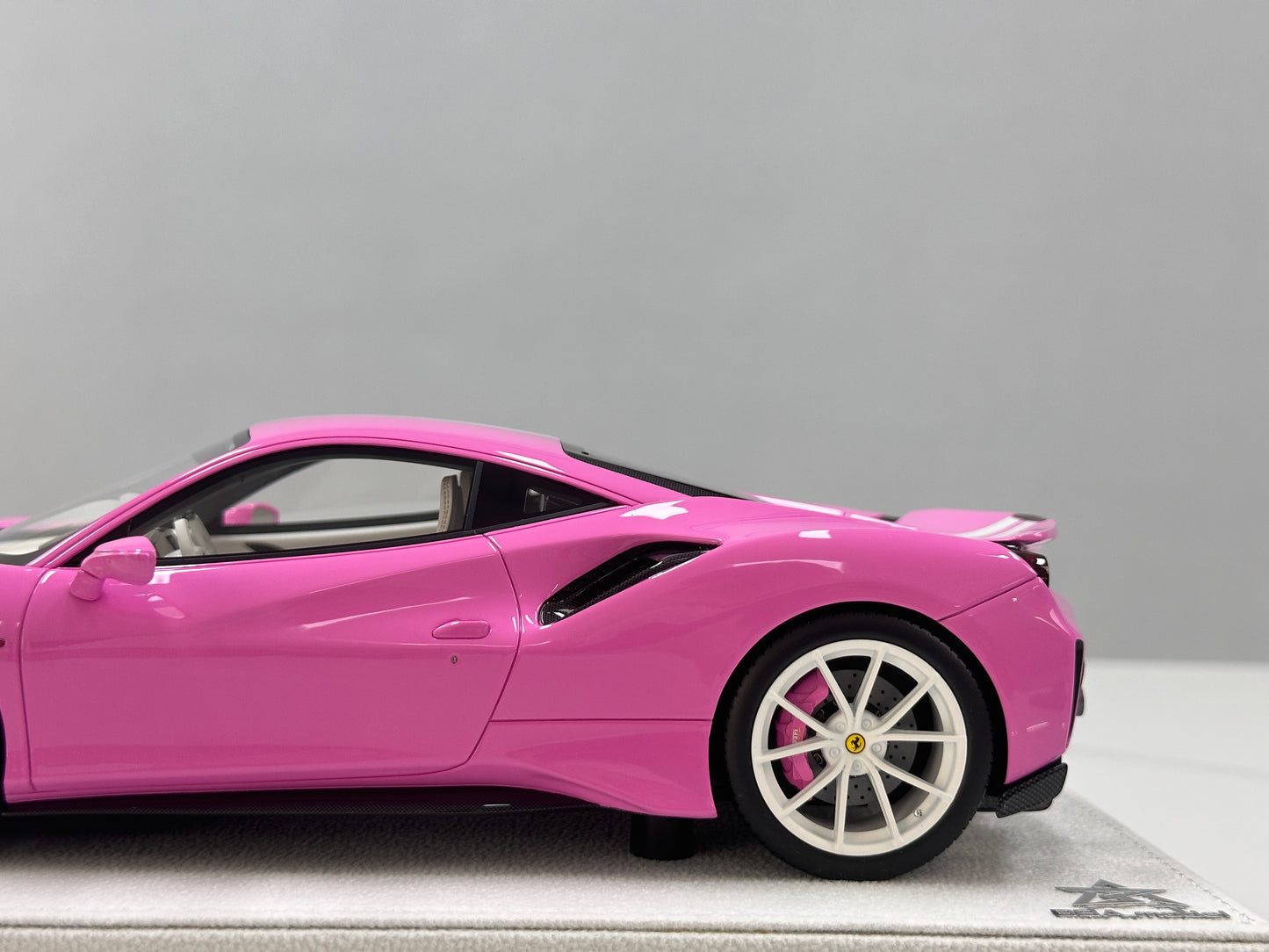 BBA MODEL 1/18 Ferrari 488 Pista – Pink with White Livery (BBA088)