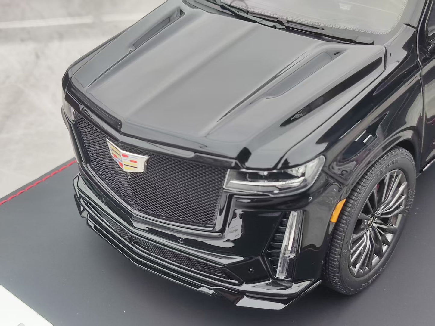 BBA MODEL 1/18 Cadillac Escalade V-Series, Gloss Black, BBA050