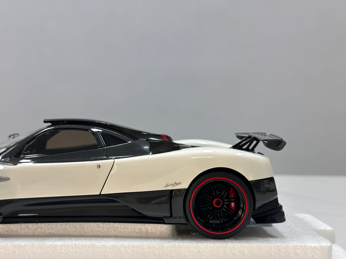 Almost Real 1/18 Pagani Zonda Cinque Coupe - 2009 White 850601101