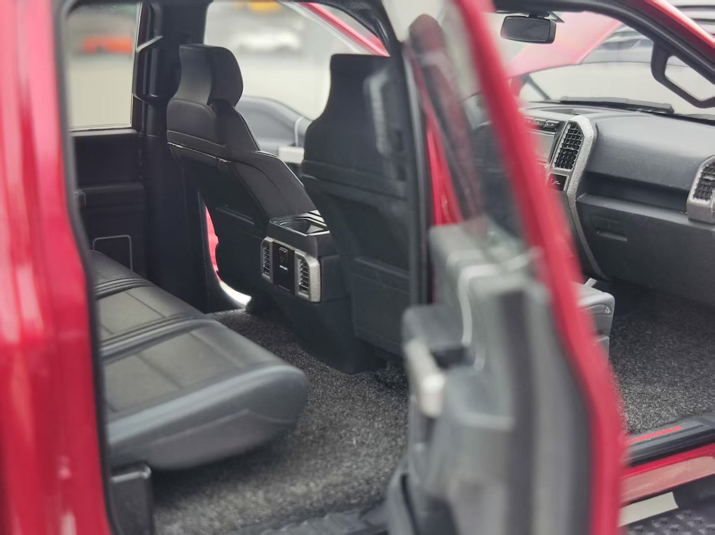 AUTO Art 1/18 Ford F-150 RAPTOR SUPERCREW 2019 Red 72948