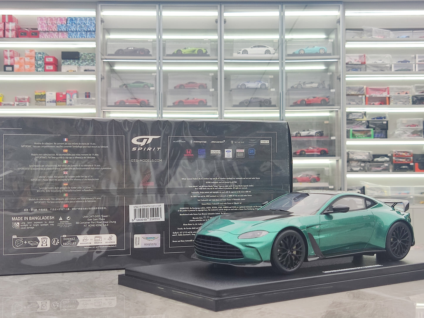 GT Spirit 1/18 Aston Martin V12 VANTAGE Verda Simulada Modelaŭto GT922