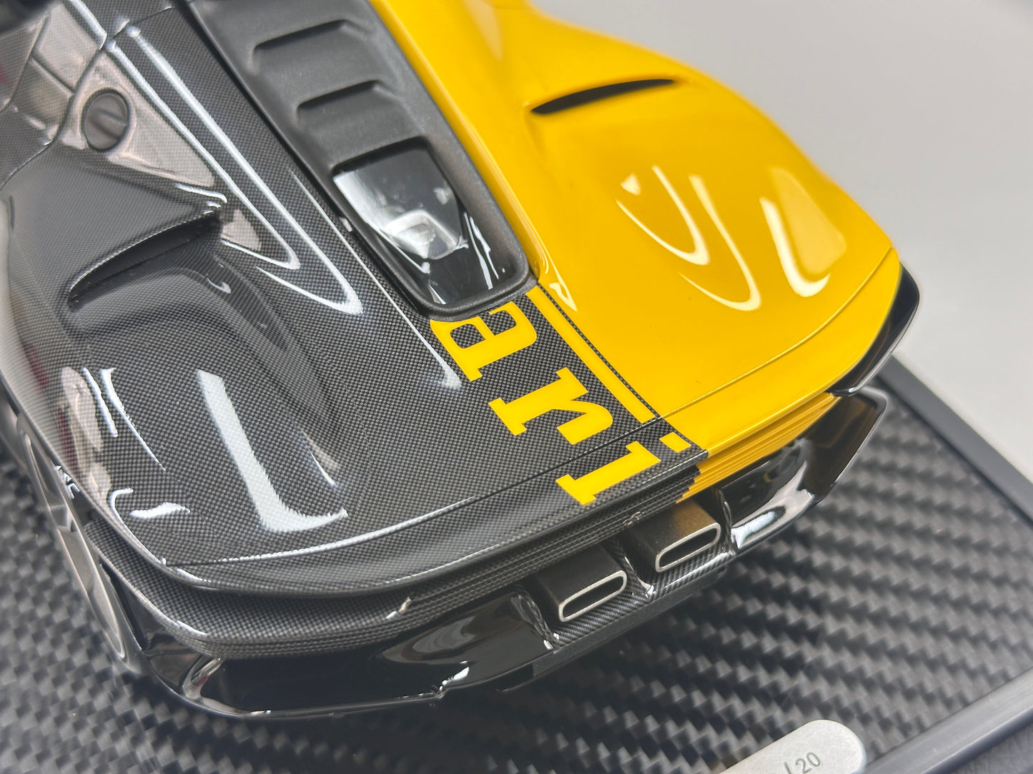 BBR 1/18 Ferrari SP3 Daytona 599+1 Spider - Open Roof Modena Yellow/Black Carbon Fiber P18214TMOCH