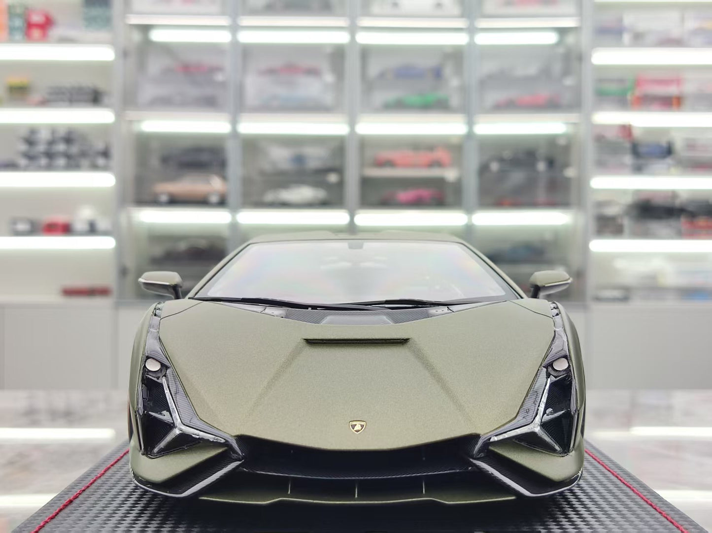 MR 1/18 Lamborghini SIAN FKP 37 Army Green LAMBO042