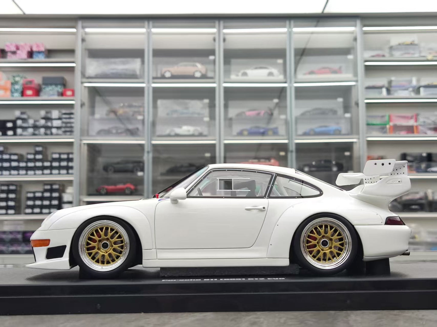 GT Spirit 1/18 Porsche 911 [993] GT2 EVO White GT532