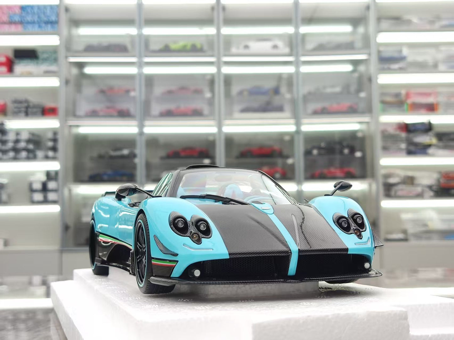 Almost Real 1/18 Pagani Zonda Uno Blue Alloy Model Car 850630001