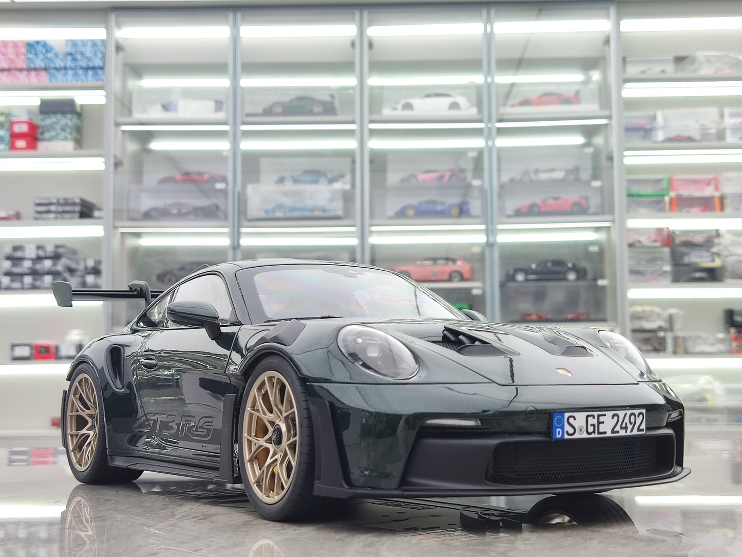 NOREV 1/12 Porsche 911 GT3RS Metallic Green Closed Model 127532