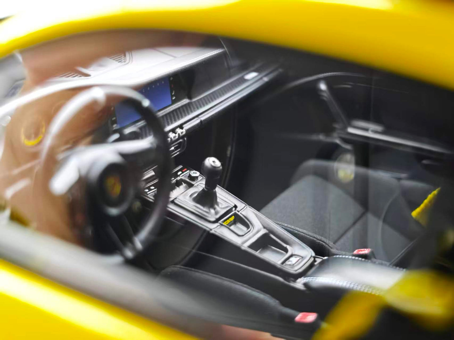 GH MODEL 1/18 Porsche 992 GT3RS Yellow GH011