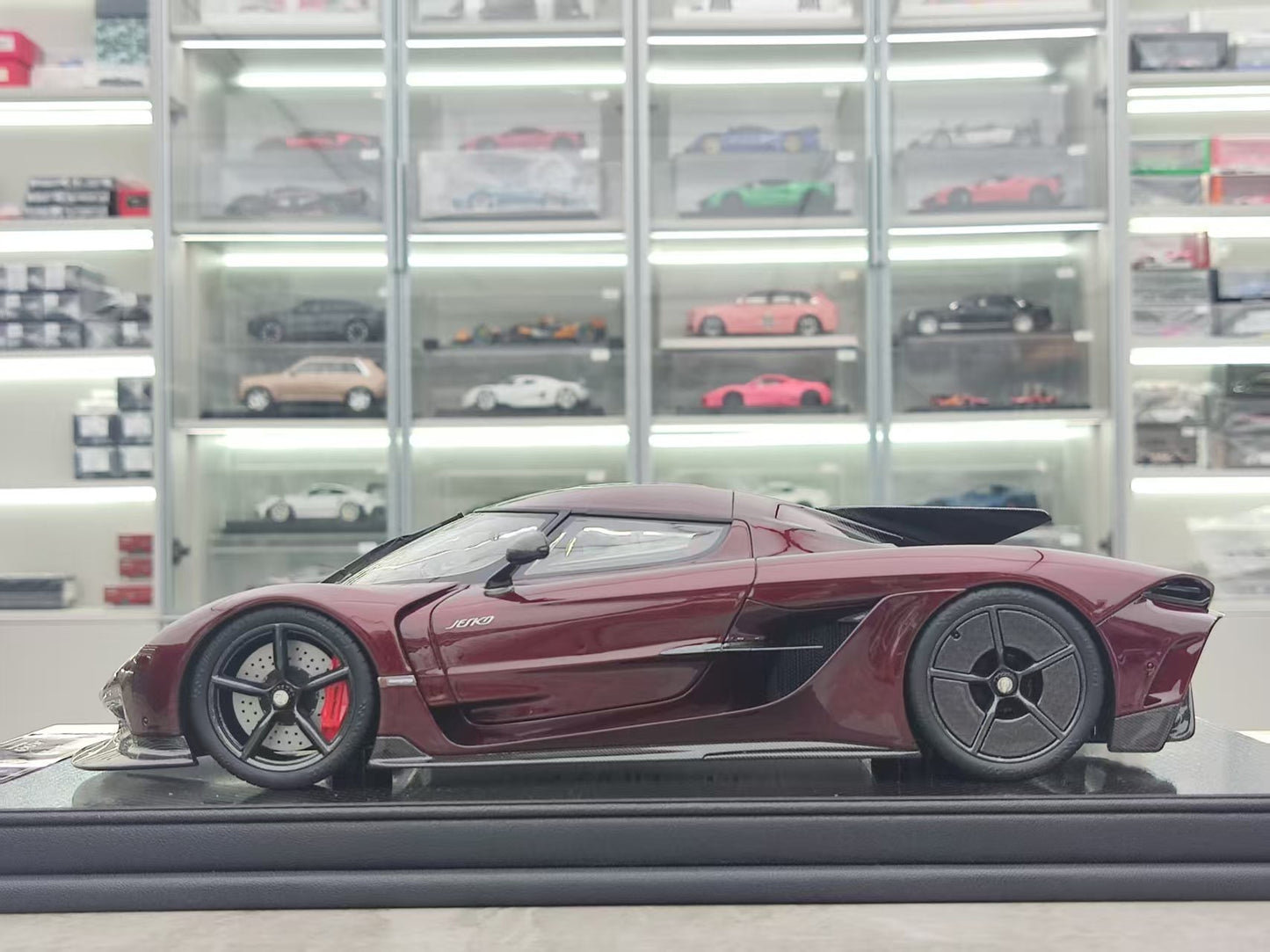 FRONTIART 1/18 Koenigsegg Jesko 7290 Absolut Red Carbon FA170