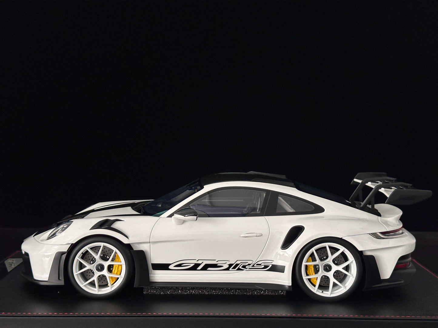 IVY 1/12 Porsche 992 GT3 RS White with White Wheels IVY242