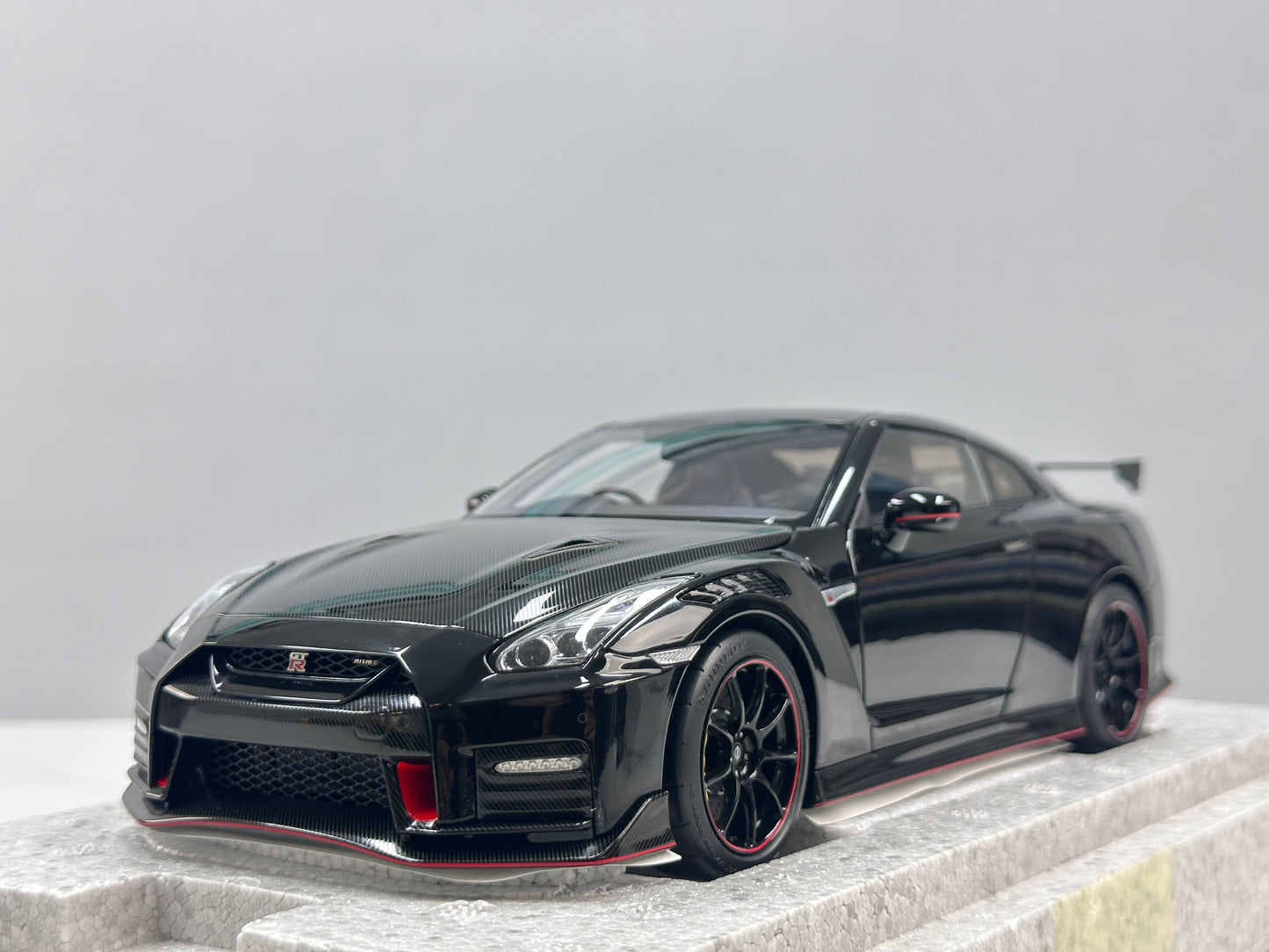 MOTORHELIX 1/18 Nissan GT-R NISMO (R35) Special Edition 2022 – Meteor Flake Black (MH379)