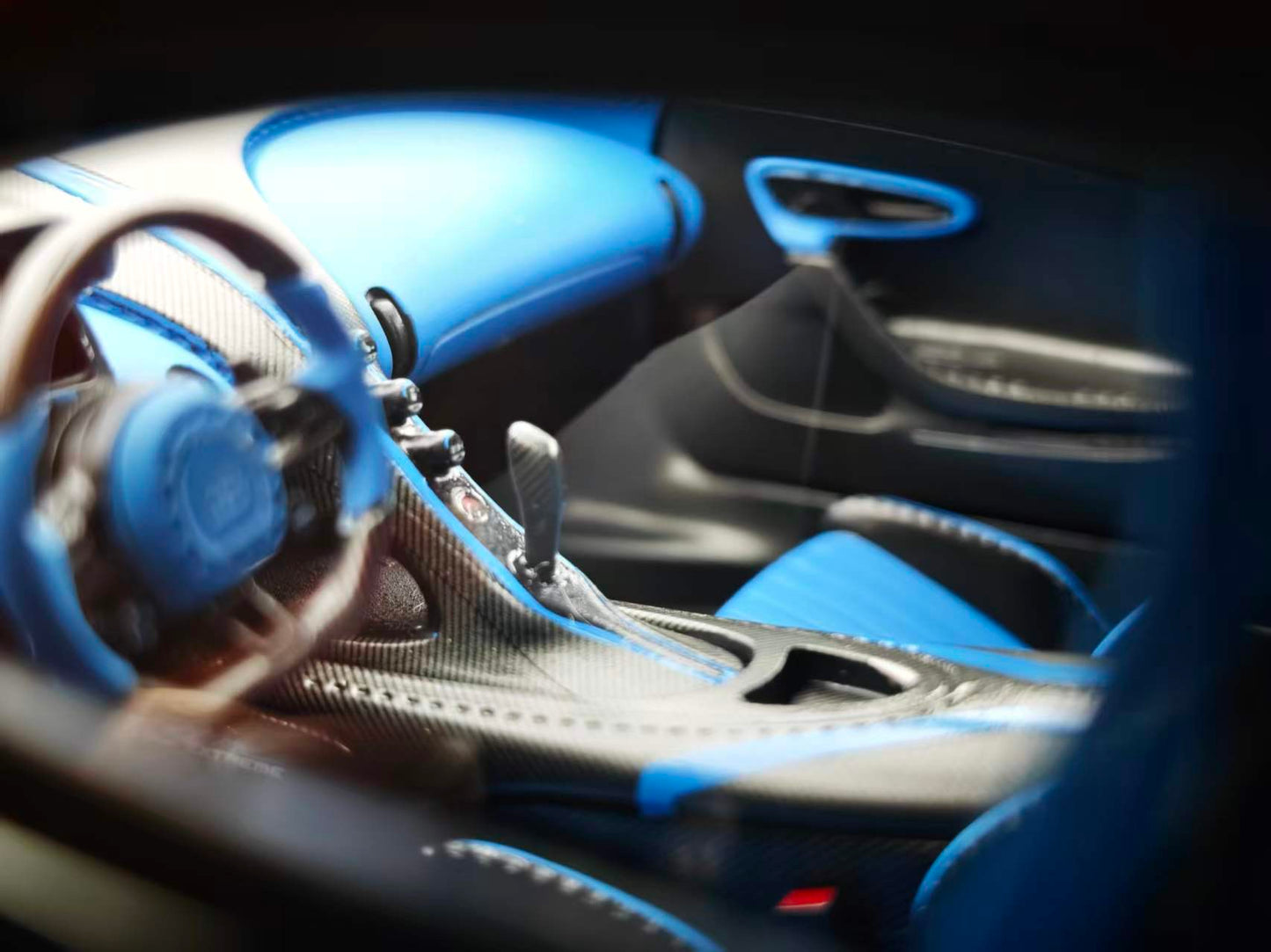 MR 1/18 Bugatti Chiron Super Sport Carbon Blue BUG012F