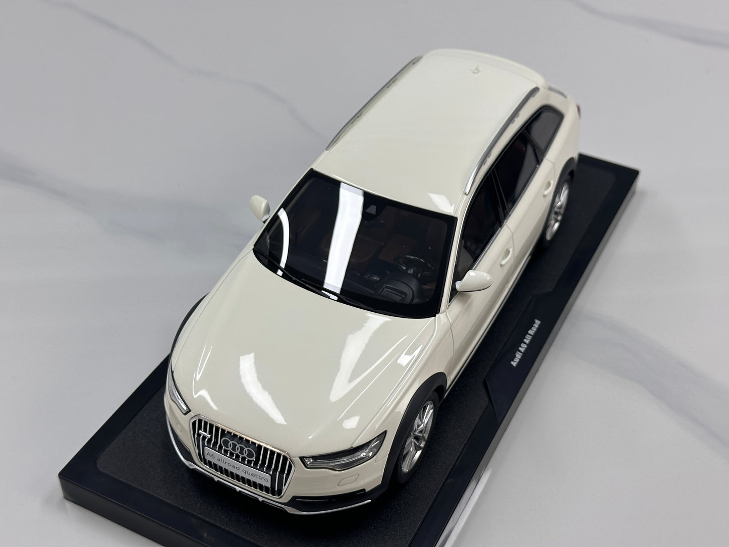 OTTO 1/18 Audi A6 C7 Allroad Ibis White OT1286