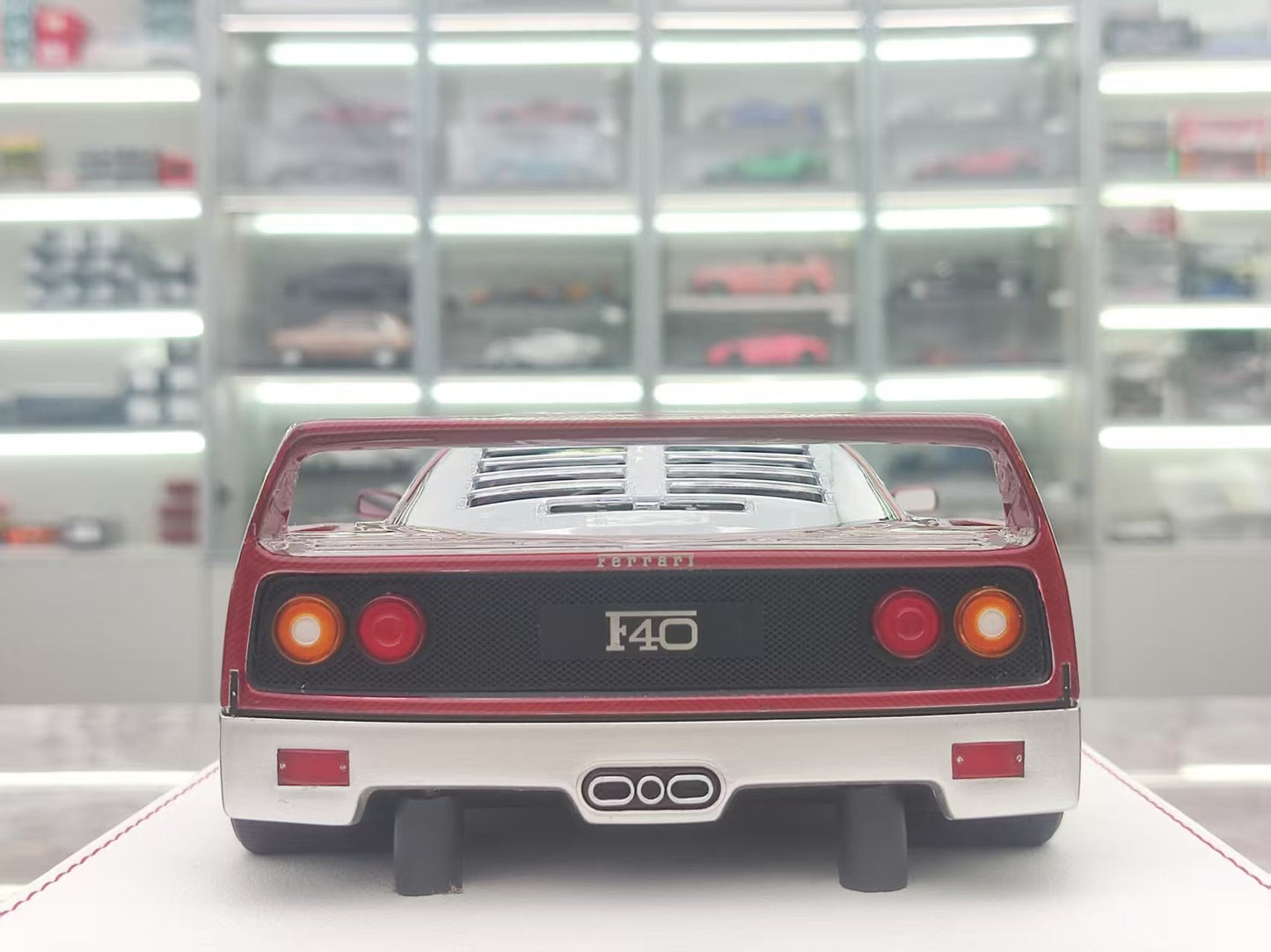 GL 1/18 Ferrari F40 Red Carbon Fiber Model Car JS-GL015