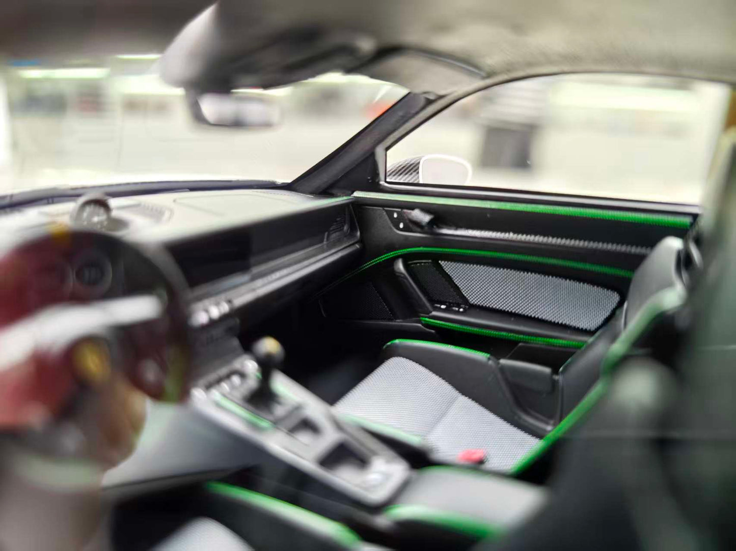 FuelMe 1/18 Porsche 992 GT3RS Carrera Green FM18010LM-03