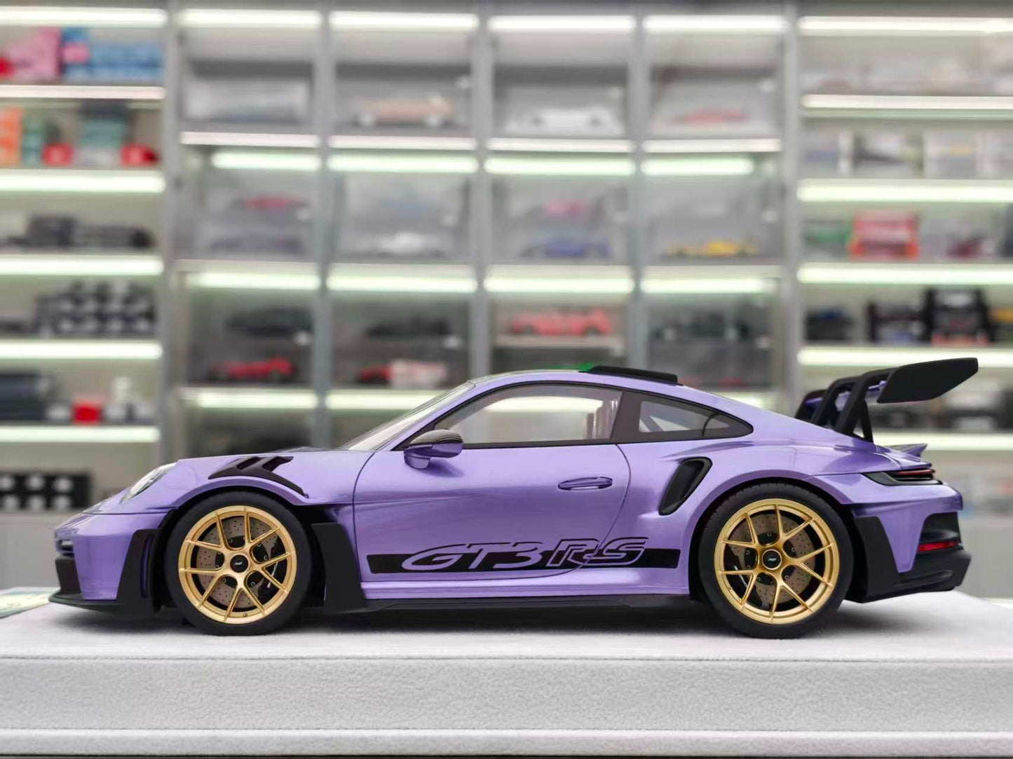 FuelMe 1/18 Porsche 992 GT3RS Purple FM18010LM-05