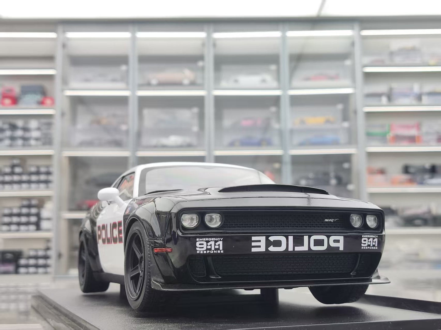 Solido 1/18 Dodge Challenger R/T SCAT PACK Widebody Highway Police Livery S1805715