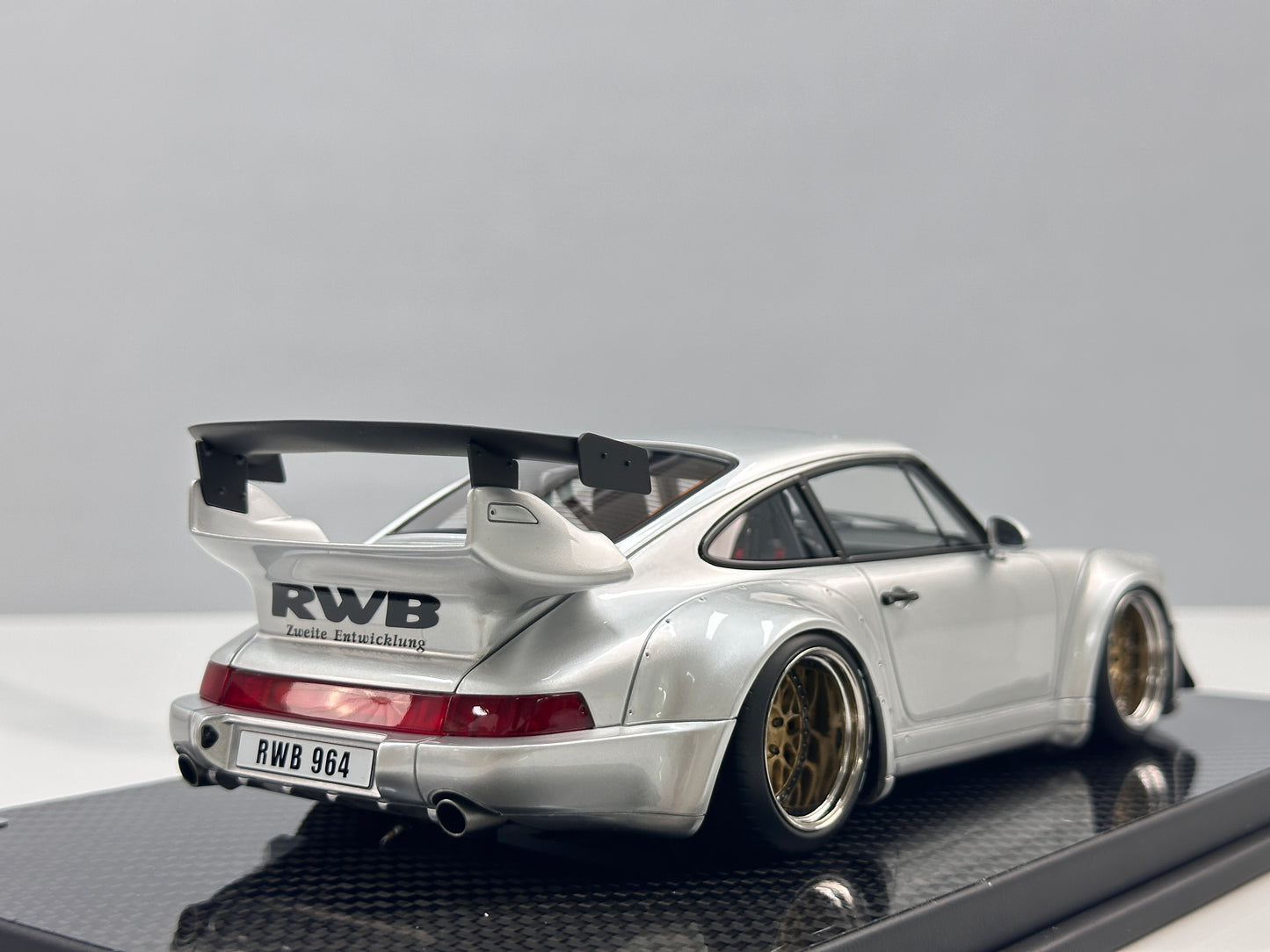 TGM Model 1/18 Porsche RWB 964 – Silver (TGM008)