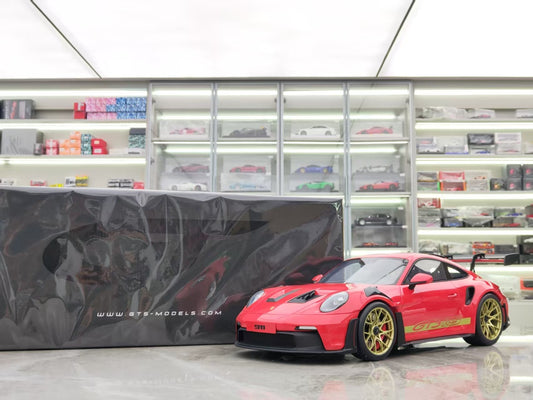 GT SPIRIT 1/12 Porsche 911 992GT3RS Model Car GT939