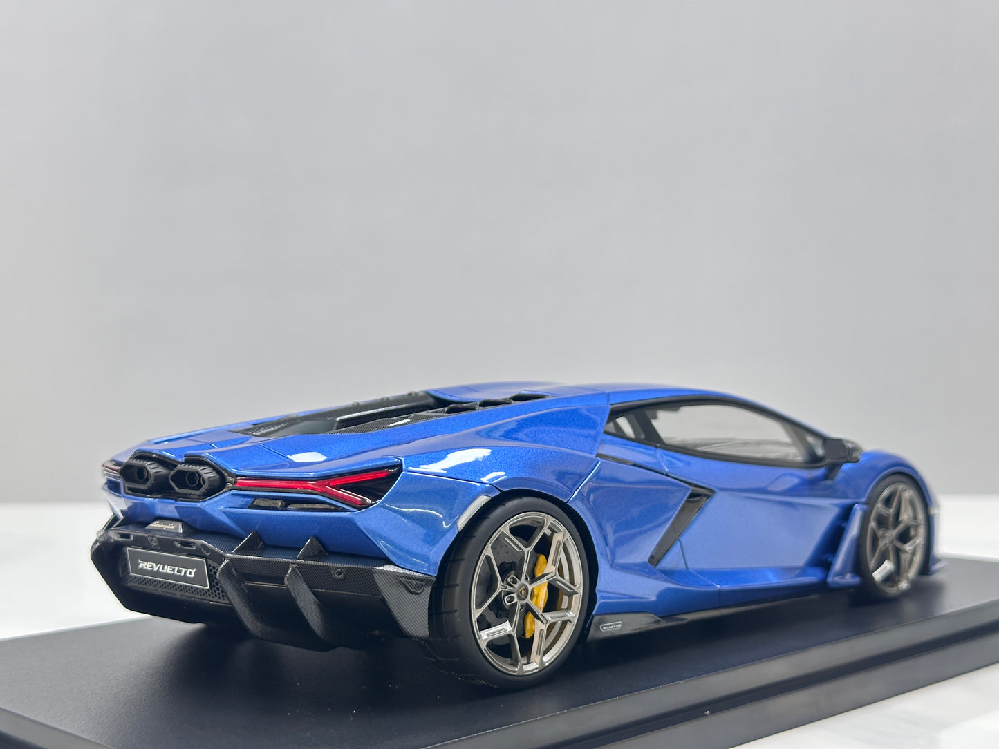 Topspeed 1/18 Lamborghini Revuelto Blue TS0619
