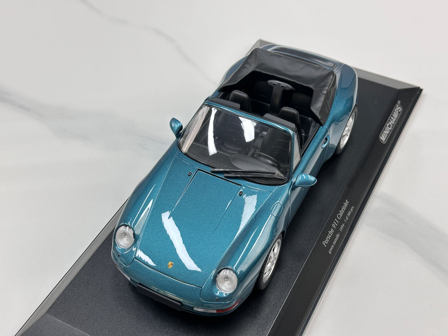MINICHAMPS 1/18 Porsche 911 (993) Cabriolet – Metallic Green (155061132)