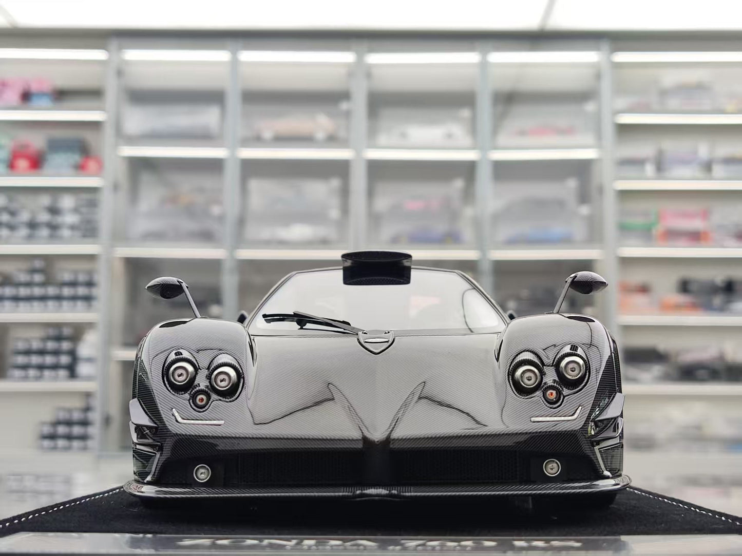 HH Model 1/18 Pagani Zonda Specials 760 RS HH555