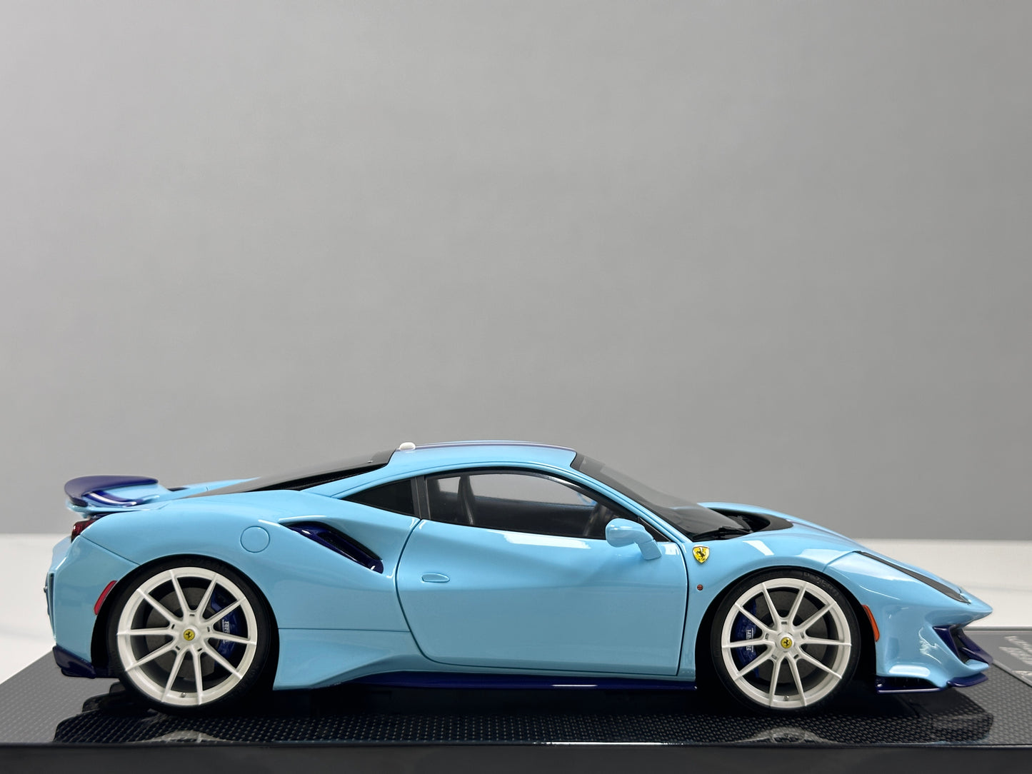 DM Pro 1/18 Ferrari 488pista Resin Fully Opening Baby Blue Simulation Model Car DGP001B