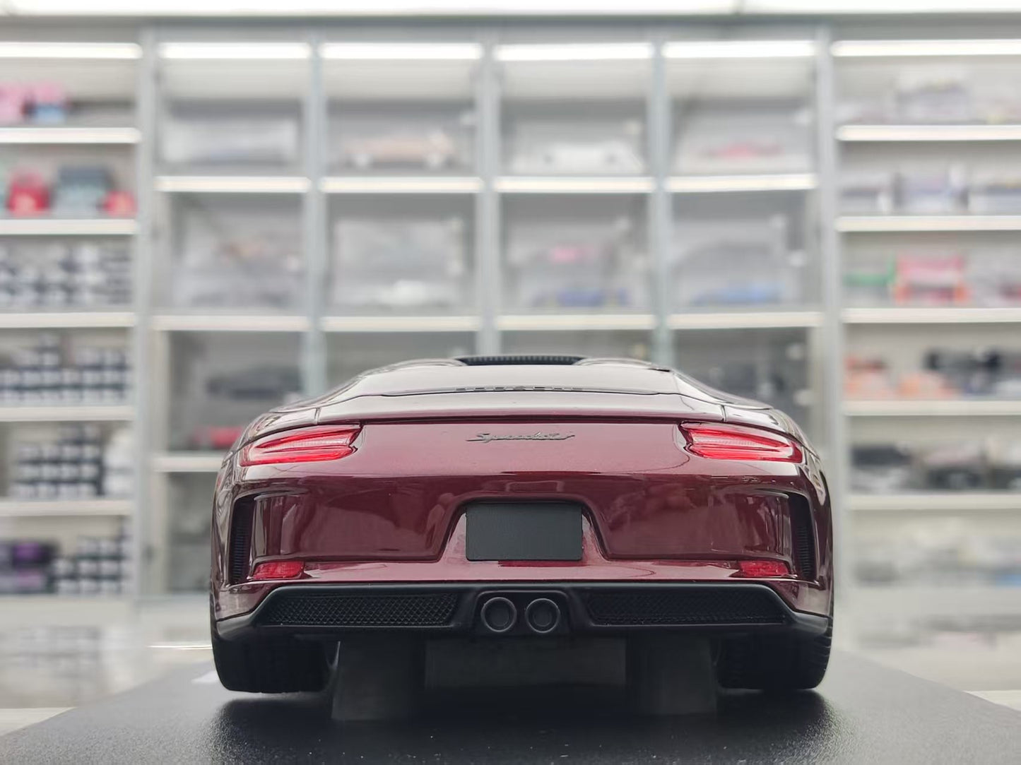 GT Spirit 1/18 Porsche 911 (991.2) SPEEDSTER “HERITAGE EDITION” Metallic Cherry Red GT929