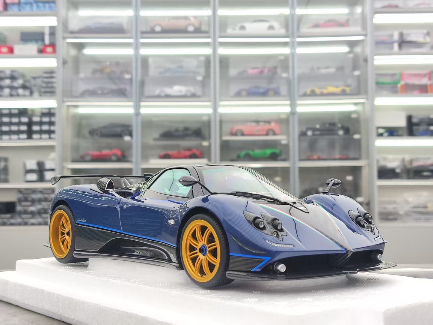 Almost Real 1/18 Pagani Zonda Tricolore Blue Carbon 850620001