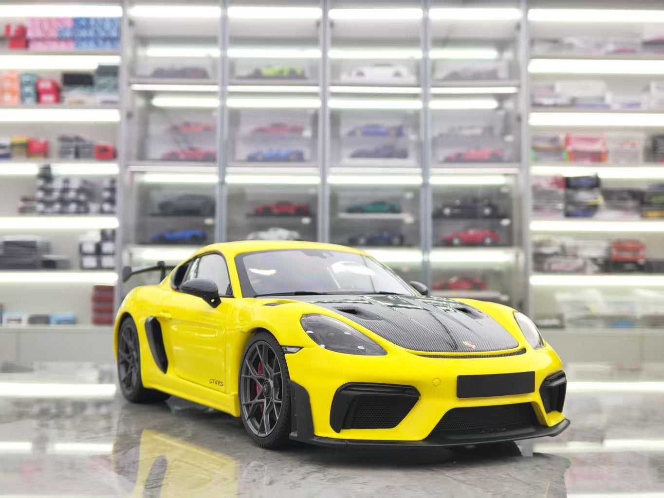 MINICHAMPS 1/18 Porsche 718 GT4RS Yellow Alloy Car Model 110062124