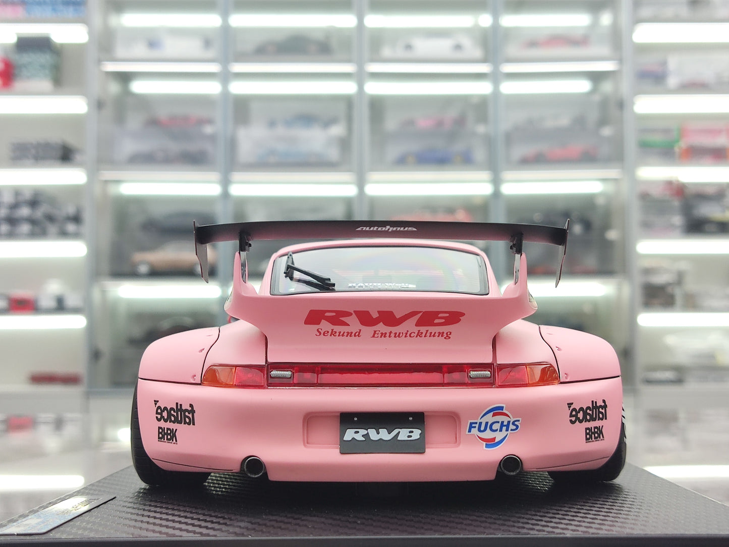 Ignition Model 1/18 Porsche RWB 993 Matte Pink IG3624