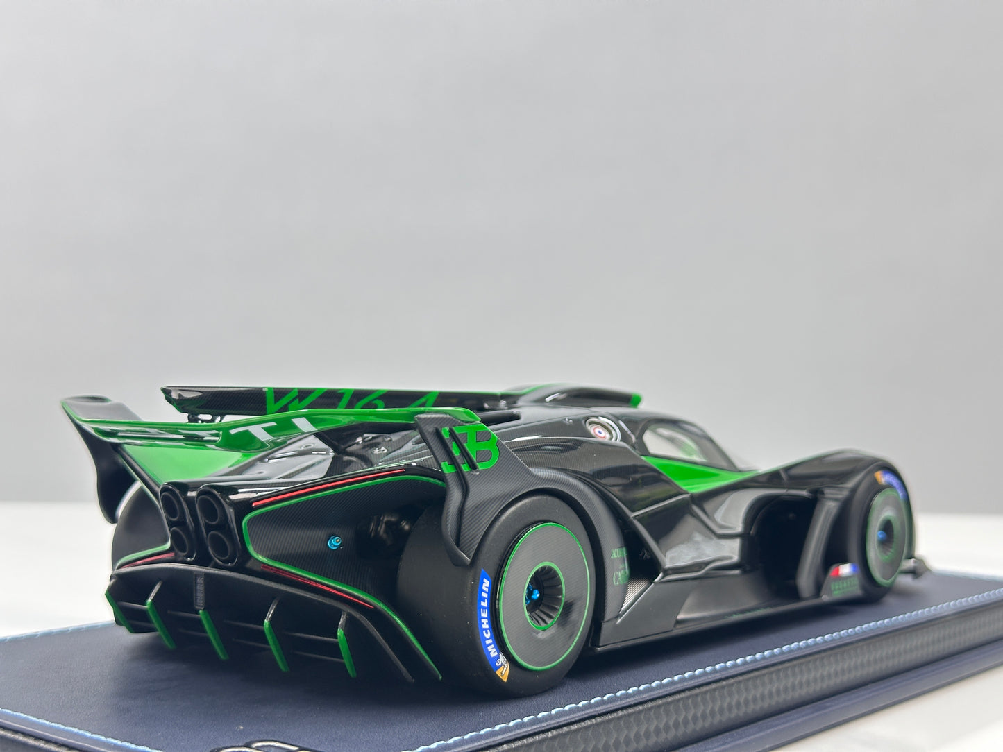 MR 1/18 Bugatti Bolide Viper Green BUG014B