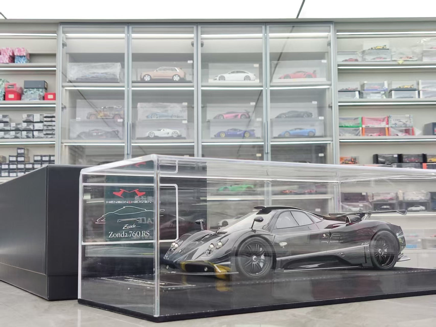 HH Model 1/18 Pagani Zonda Specials 760 RS HH555