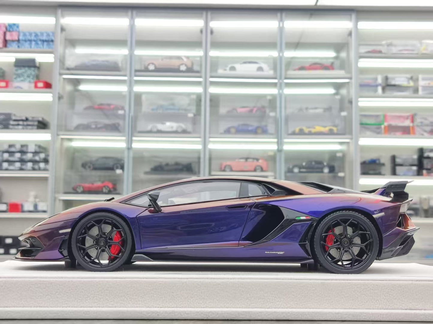MAKEUP 1/18 Lamborghini Aventador SVJ Blue-Purple EML025J