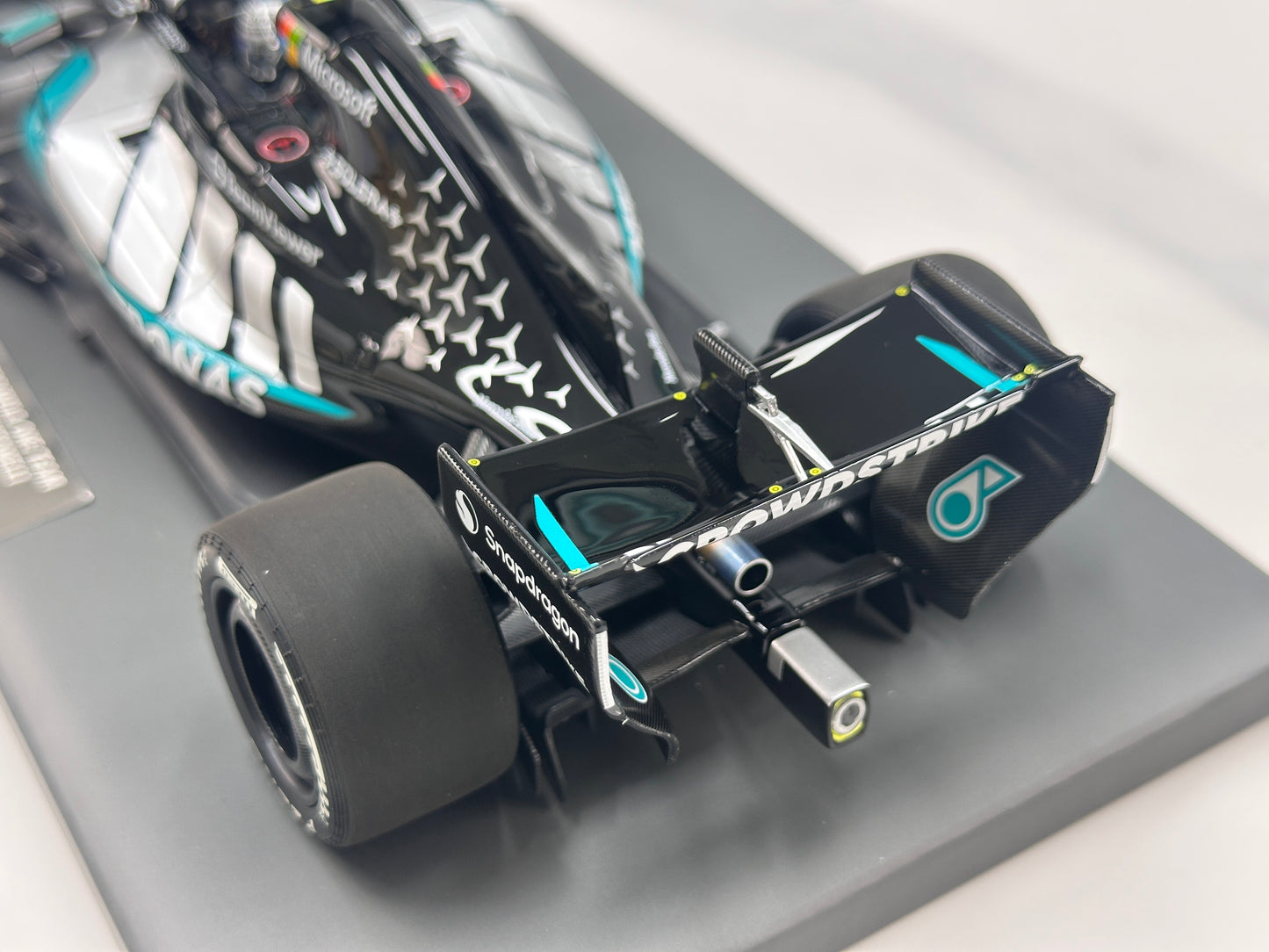 MINICHAMPS 1/18 Mercedes-AMG PETRONAS F1 Team W17 (K. Antonelli – 2026 Japanese Grand Prix Winner) – Silver Livery (117260312)