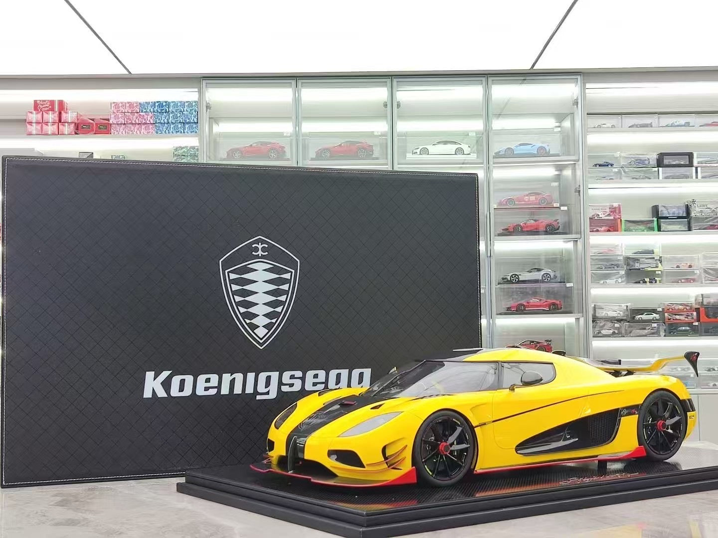 FRONTIART 1/8 Koenigsegg Agera ML Locke Yellow FA172