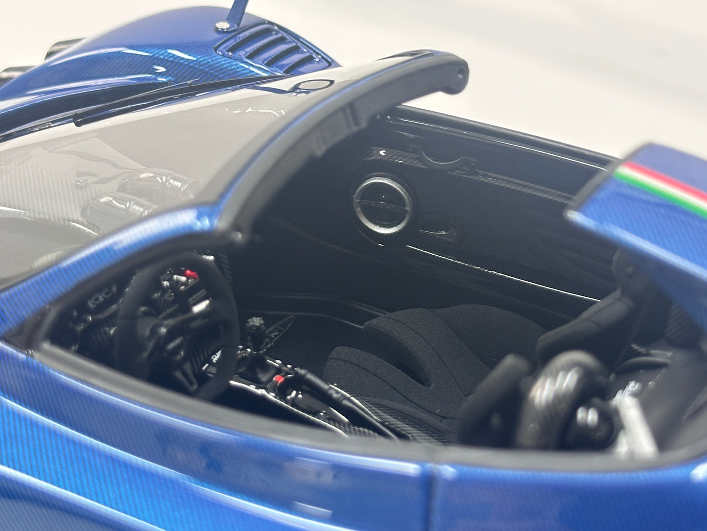 HH Model 1/18 Pagani Zonda Cinque Roadster Blue Full Carbon