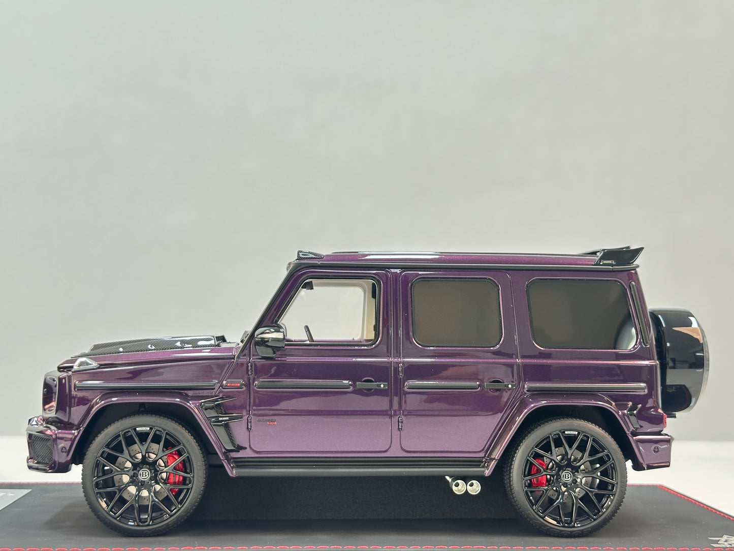 BBA MODEL 1/18 Brabus G800 Metallic Purple BBA081