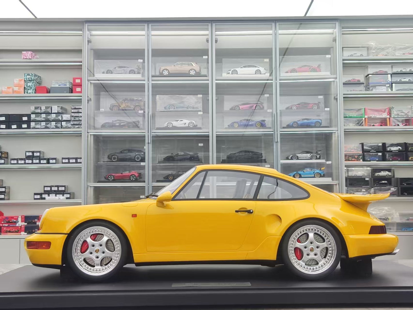 GT Spirit 1/8 Porsche 911 [964] TURBO S Yellow GTS801701