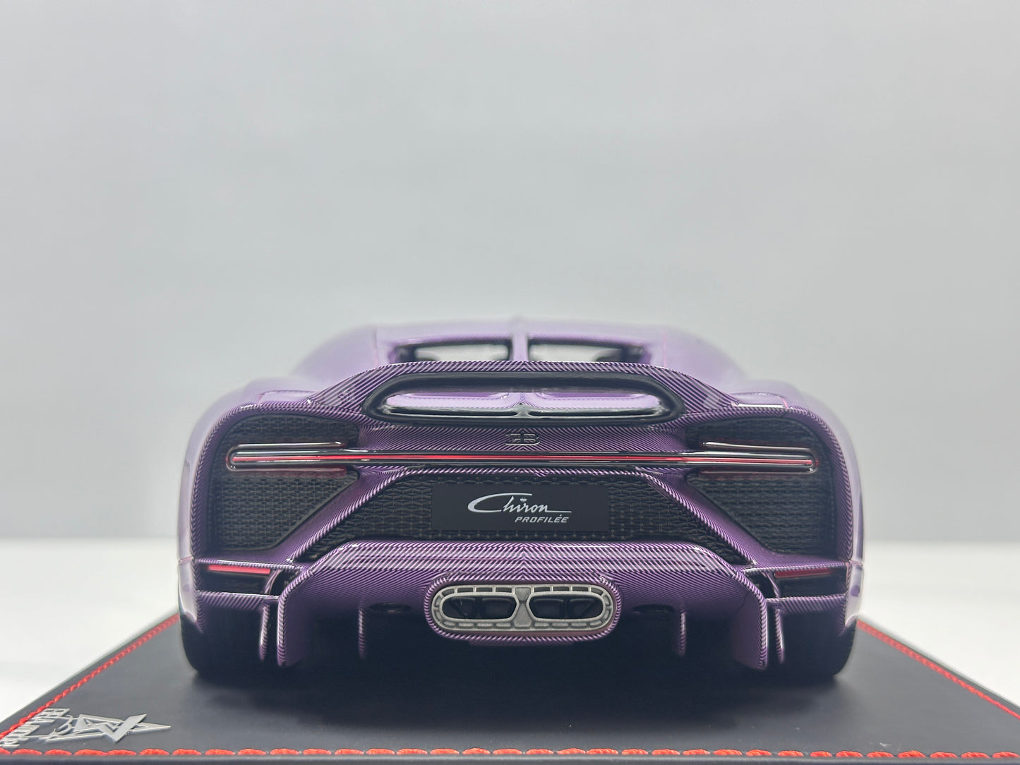BBA MODEL 1/18 Bugatti Chiron Profilee in Girly Pink BBA074