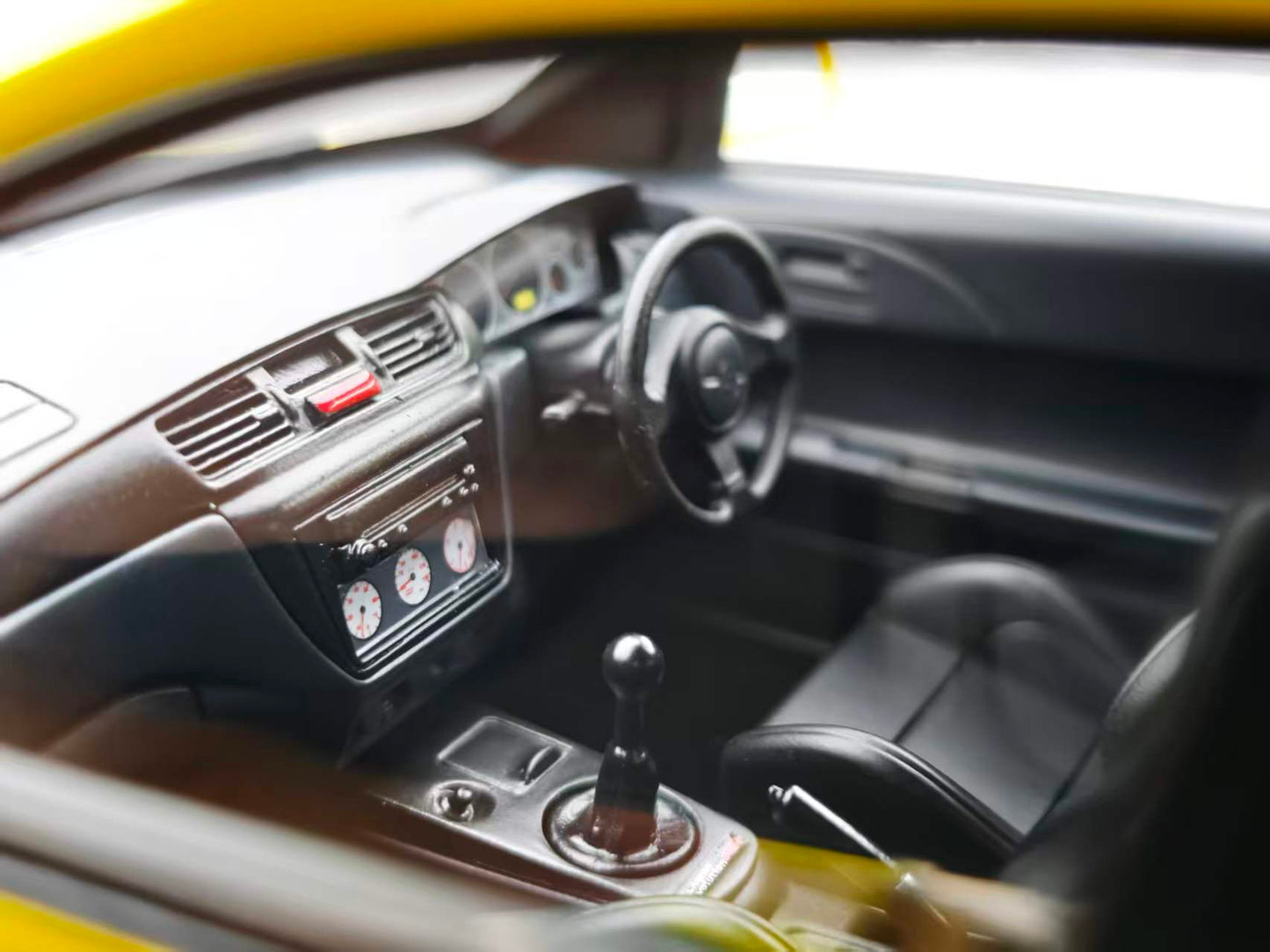 IG 1/18 Mitsubishi EVO MR Yellow IG3837