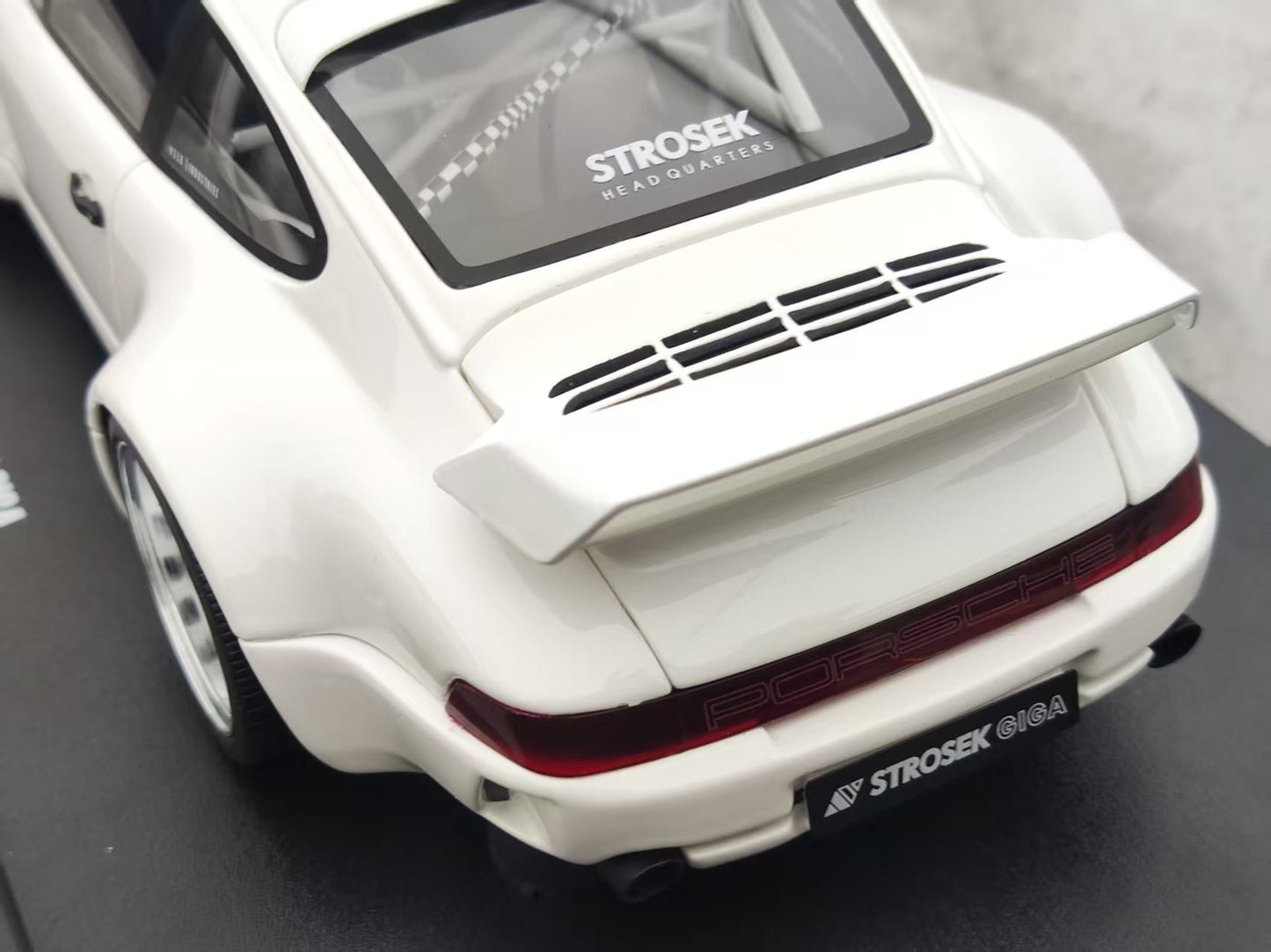 GT Spirit 1/18 Porsche Strosek Giga, White GT525
